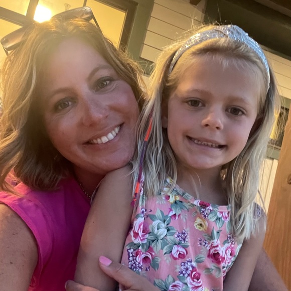 Meet your Posher, Amanda - Picture 7 of 15